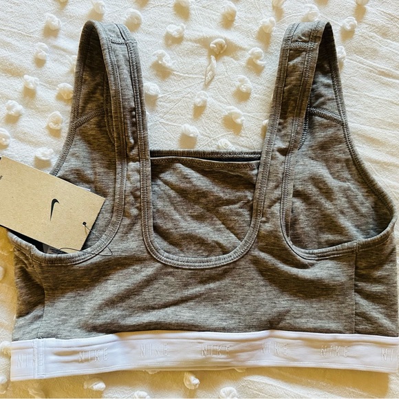 Nike Dri-Fit Swoosh Soft Tee Women’s Sports Bra Active Wear - Picture 8 of 8